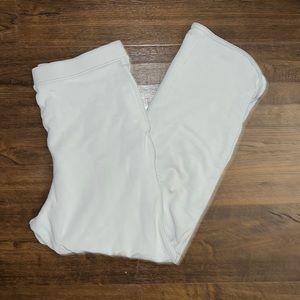 38. Lululemon Every Moment Pant 26"